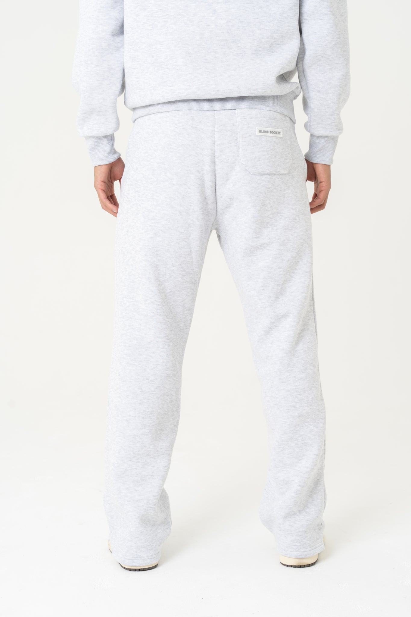 Jogginghose mit weitem Bein
