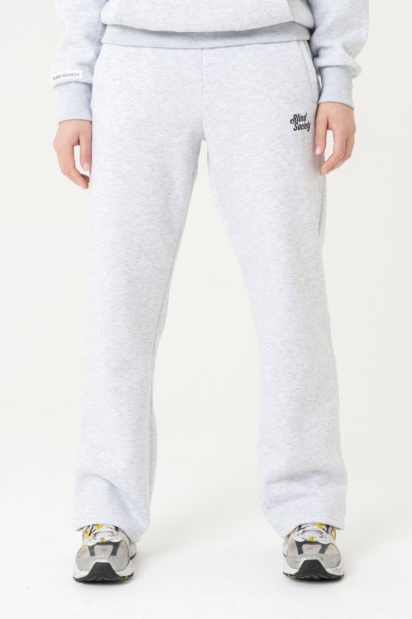 Jogginghose mit weitem Bein